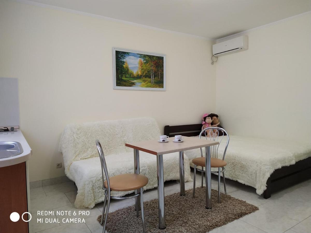 Guest House Butterfly Wing Odessa Buitenkant foto