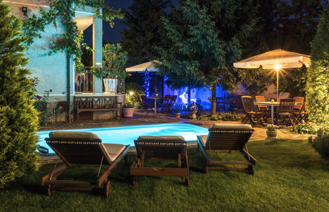 Guest House Butterfly Wing Odessa Buitenkant foto