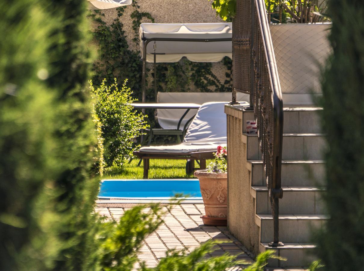 Guest House Butterfly Wing Odessa Buitenkant foto