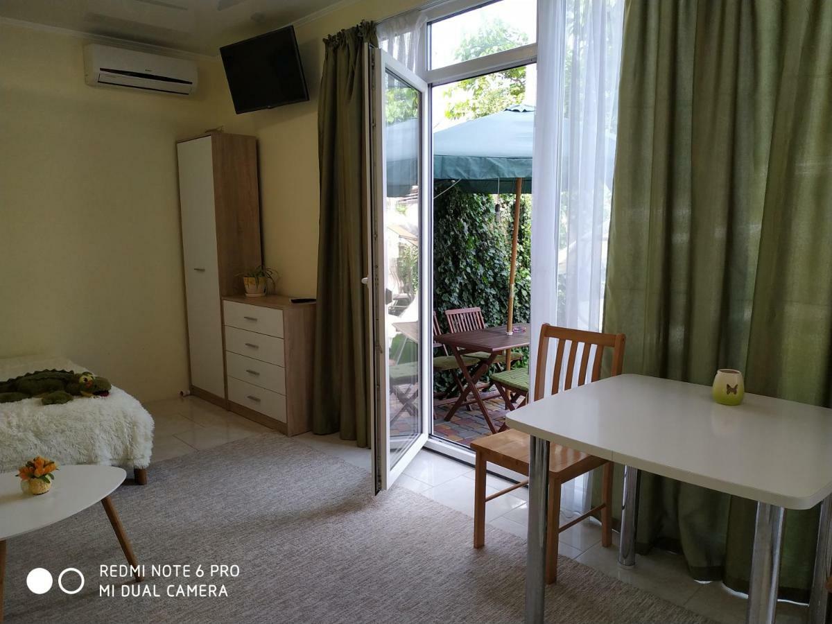 Guest House Butterfly Wing Odessa Buitenkant foto