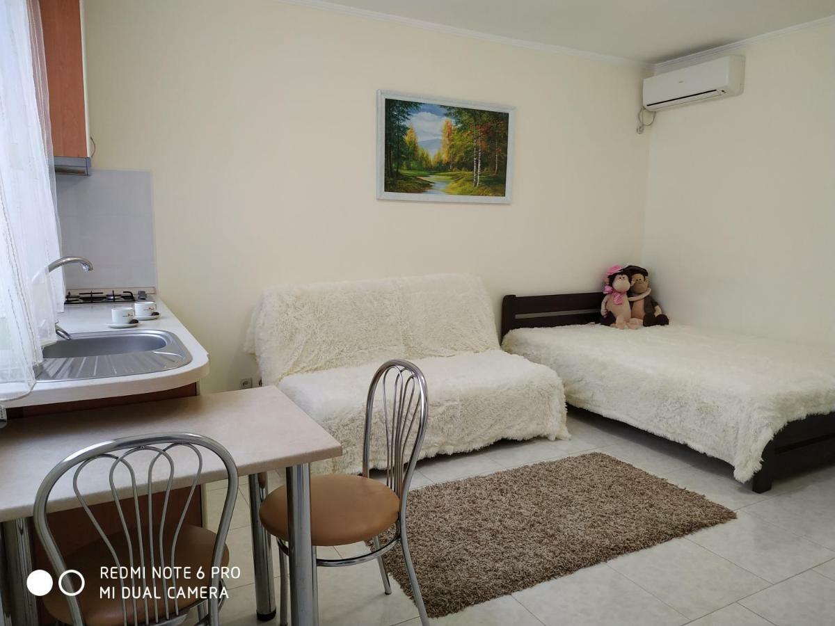 Guest House Butterfly Wing Odessa Buitenkant foto